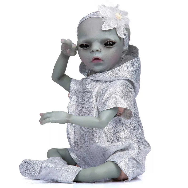 Bambina aliena rinata - Maya