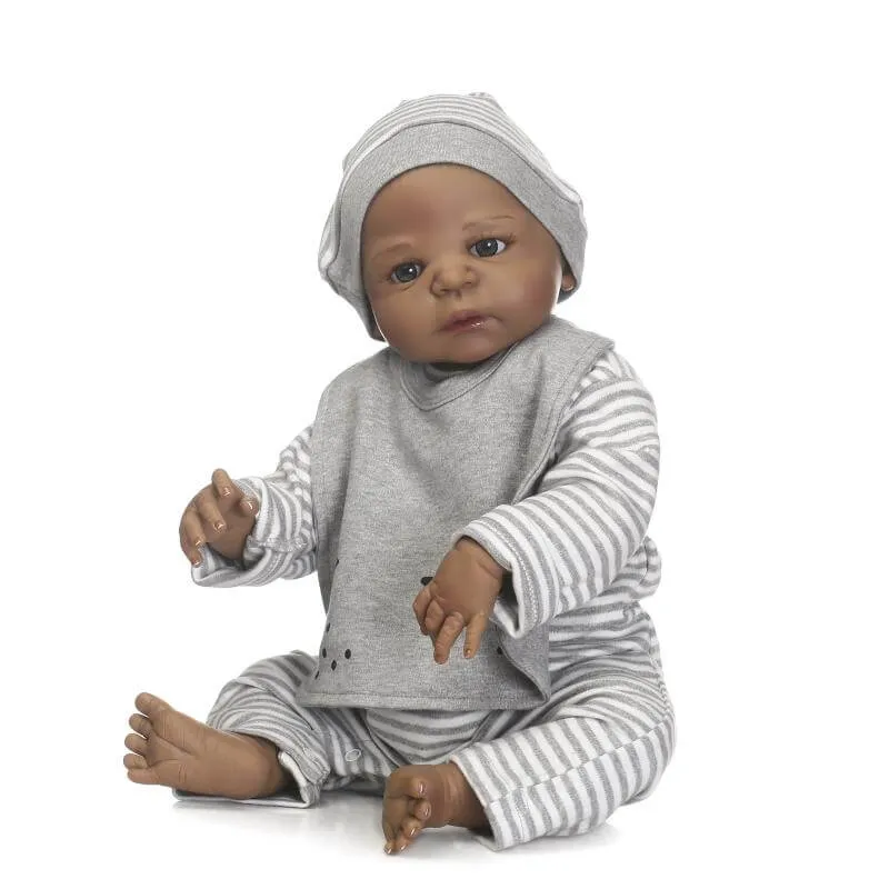 Bambino rinato di razza mista: Hendrick