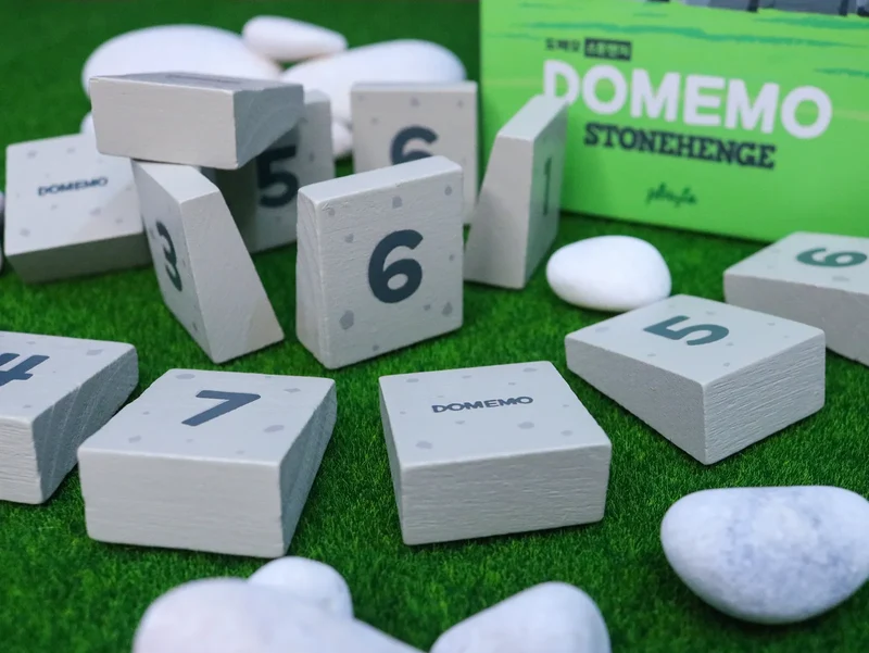 Domemo Stonehenge